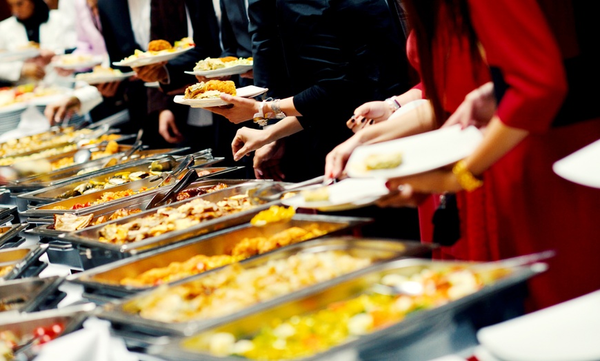 Image 2: Eisstockschießen – in Kombination mit Verzehr buchbar