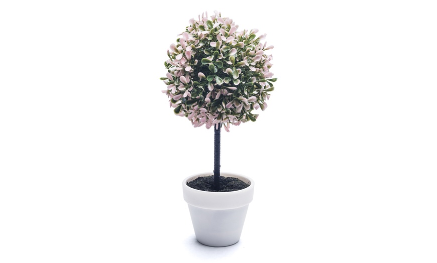 Image 4: Decorative Artificial Ball Plant