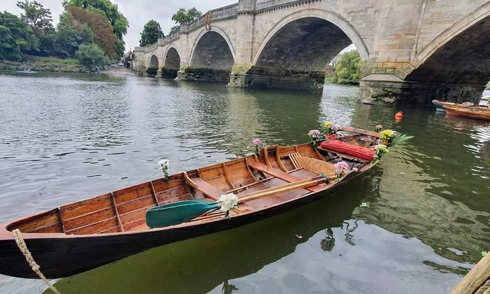 One Hour Boat Rental for Two, Four, Six or Eight