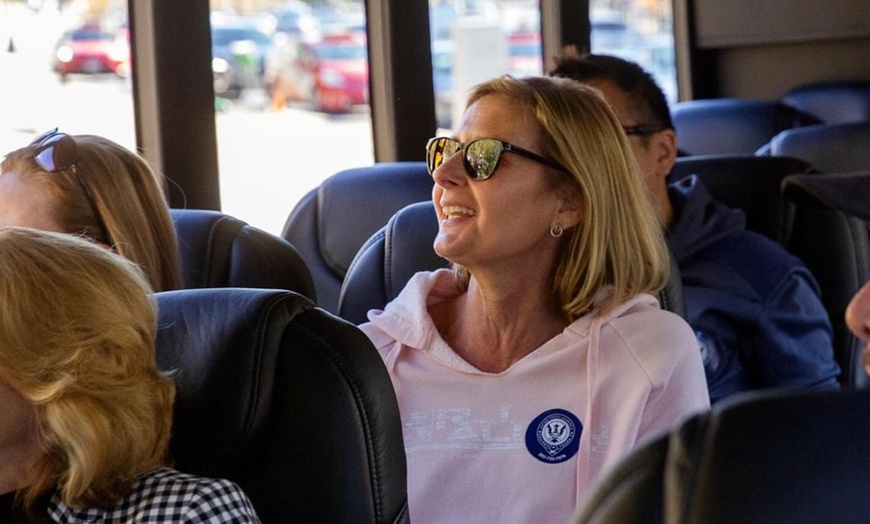 Image 4: Award-Winning NYC Sightseeing Bus Tour