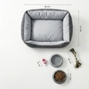 Image 5: Kit completo de accesorios para perros con cama, cuencos y juguete