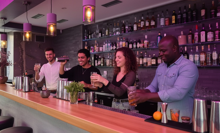 Image 1: Einsteiger-Cocktailkurs in Düsseldorf für 1 - 4 Personen
