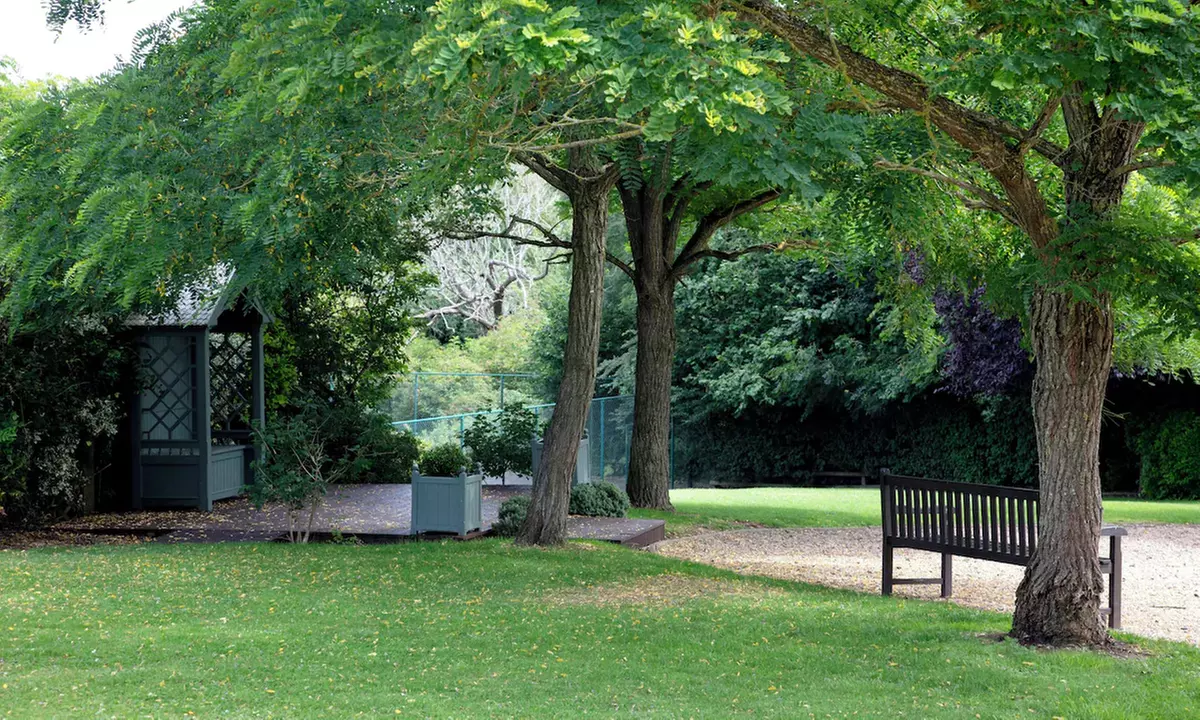 Oxfordshire: Spa Stay with Breakfast, Dining Credit and Late Check out