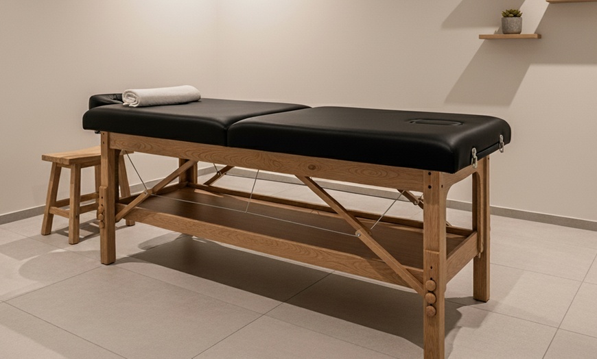 Image 3: Masajes personalizados de 40 a 60 min con reflexología y cráneo facial 