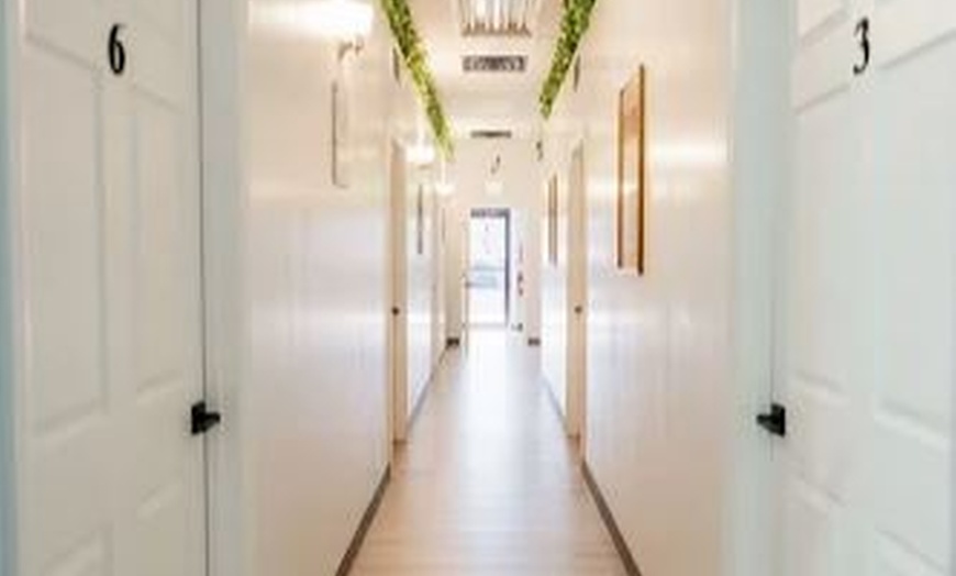 Image 7: Couples 60-Minute Swedish or Deep Tissue Massage with Hot-Stone & More