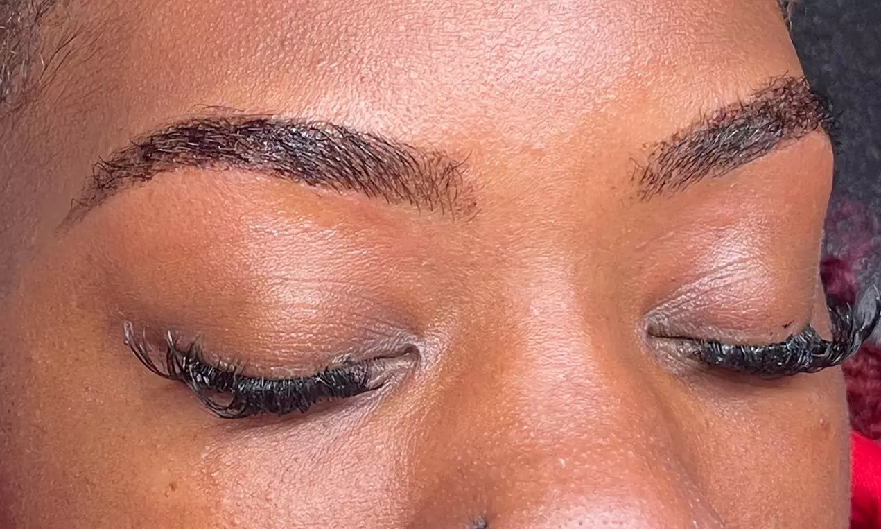 Get Defined Brows with Eyebrow Wax & Tint