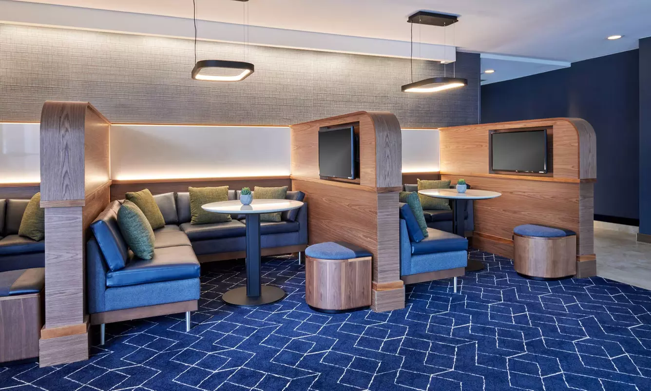 Relax in Comfort Just Minutes from Chicago's Famed Music Venue