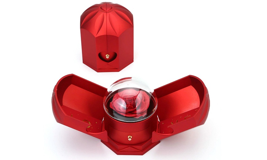 Image 6: Coffret rose éternelle et collier