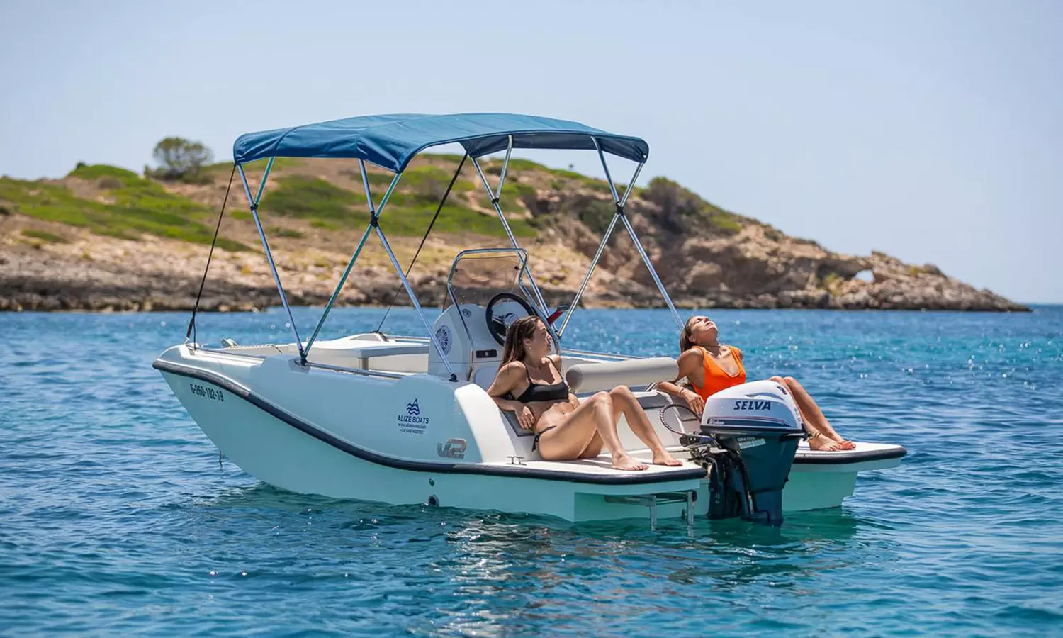 Alquiler de barco sin conductor y sin licencia hasta 6 personas