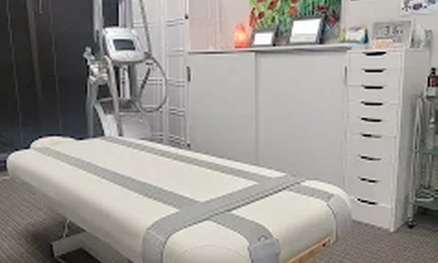 Image 5: One or Two 35-Minute Endermologie LipoMassages LPG CELLU M6