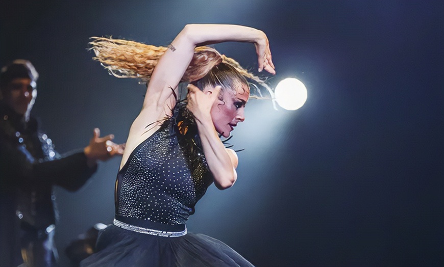 Image 6: Cofre canjeable por 2 entradas para el espectáculo WAH en IFEMA Madrid