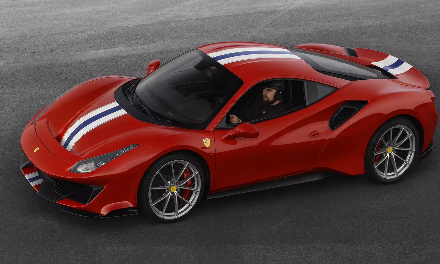 Poczuj adrenalinę: Jazda sportowym autem po torach w całej Polsce