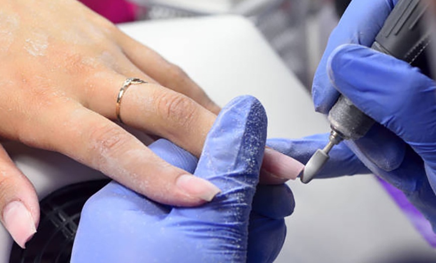 Image 10: Hasta 33% de dto. en Spa/Salón de uñas - Manipedicura en Carito Beauty Studio