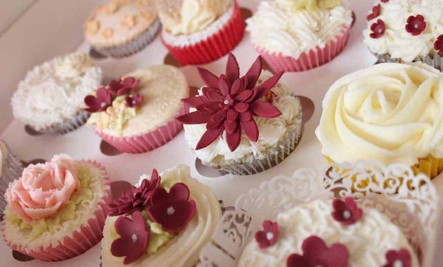 Image 5: Wedding or Party Cupcakes