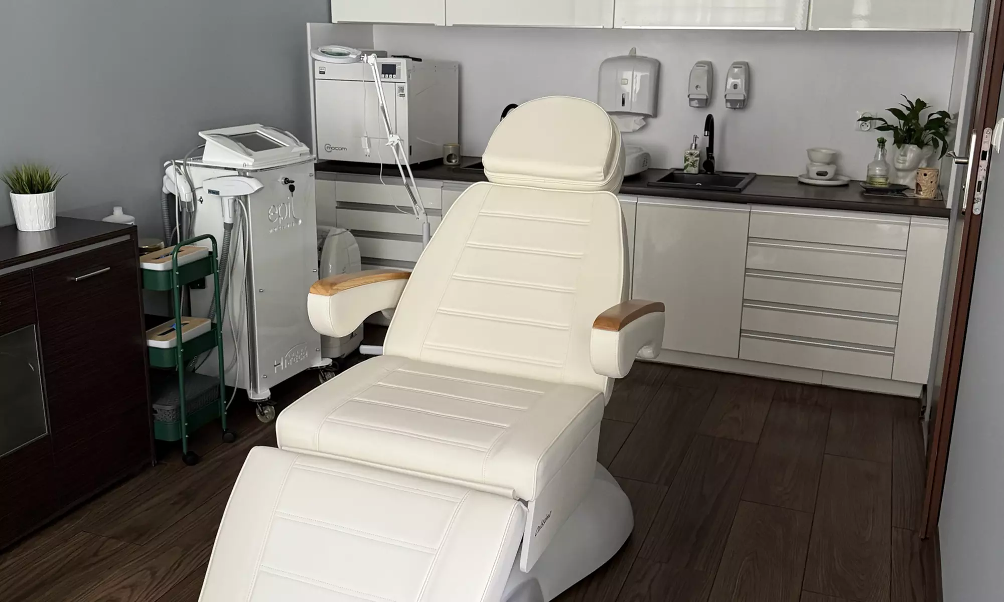 Odmładzający zabieg Zaffiro na twarz lub wybrane partie ciała