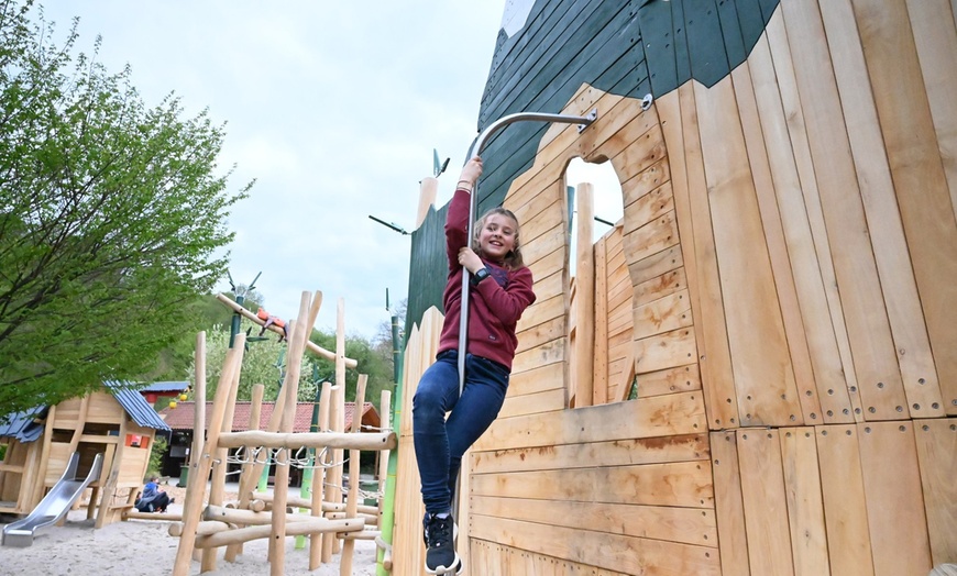 Image 3: Tiergarten Kleve – Ticket für 2 Erwachsene / 1 Kind, gültig bis 09.10.