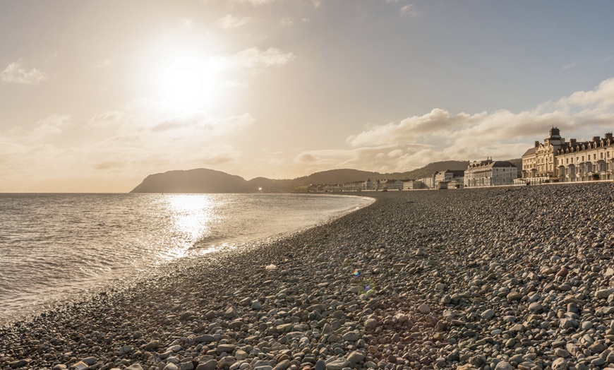 Image 16: Llandudno: Double Room with Breakfast