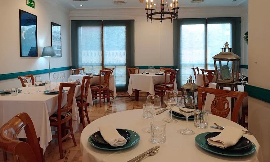 Image 3: Degusta el alma de Valencia: menú frente al mar para 2 o 4 personas