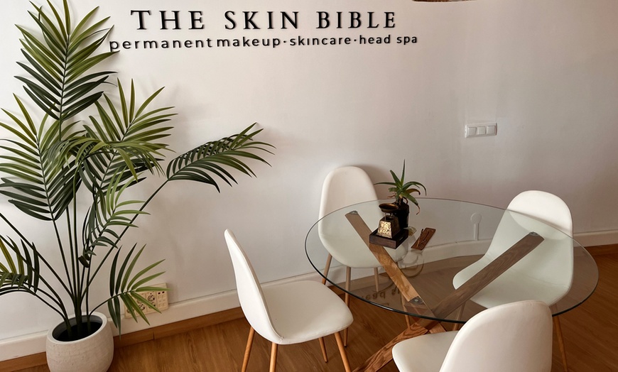 Image 7: Tratamiento full Head Spa enfocado en la hidratación con bebida