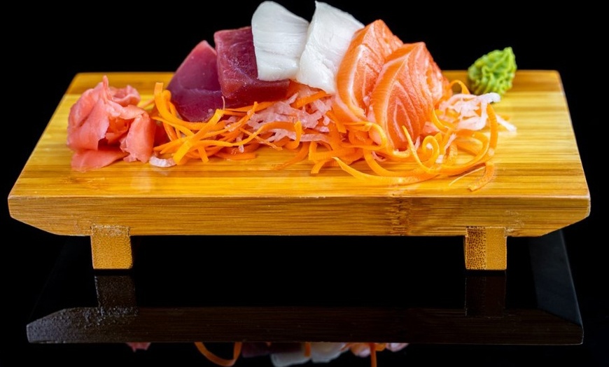 Image 7: Buffet libre de sushi por la noche para dos personas