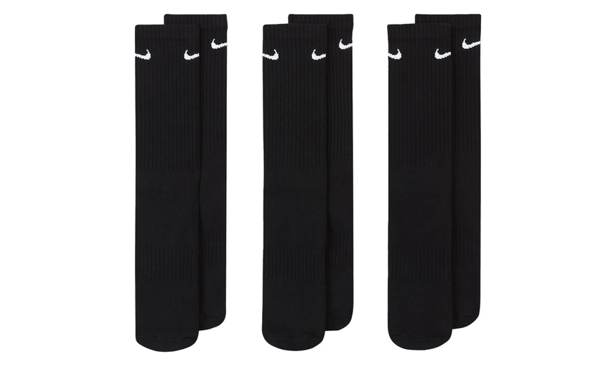Image 7: Three-Pack Nike Men's Everyday Cushioned Socks 