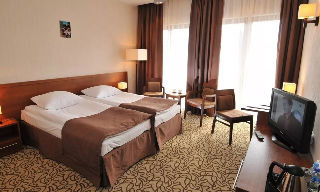 Wybrzeże: pokój dla 2 osób ze śniadaniami lub wyżywieniem HB i sauną