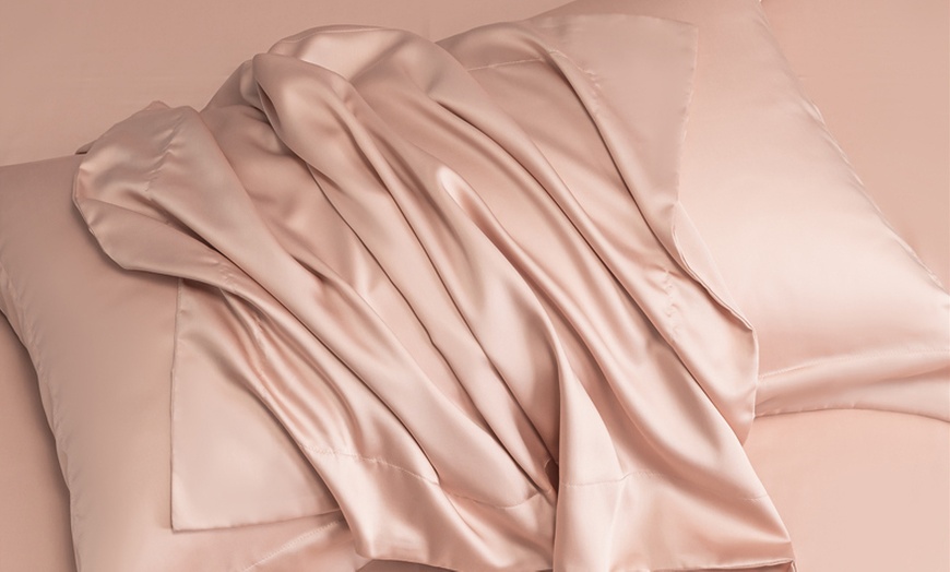 Image 7: Silken Sleep Class A TENCEL Lyocell Pillowcase Duo