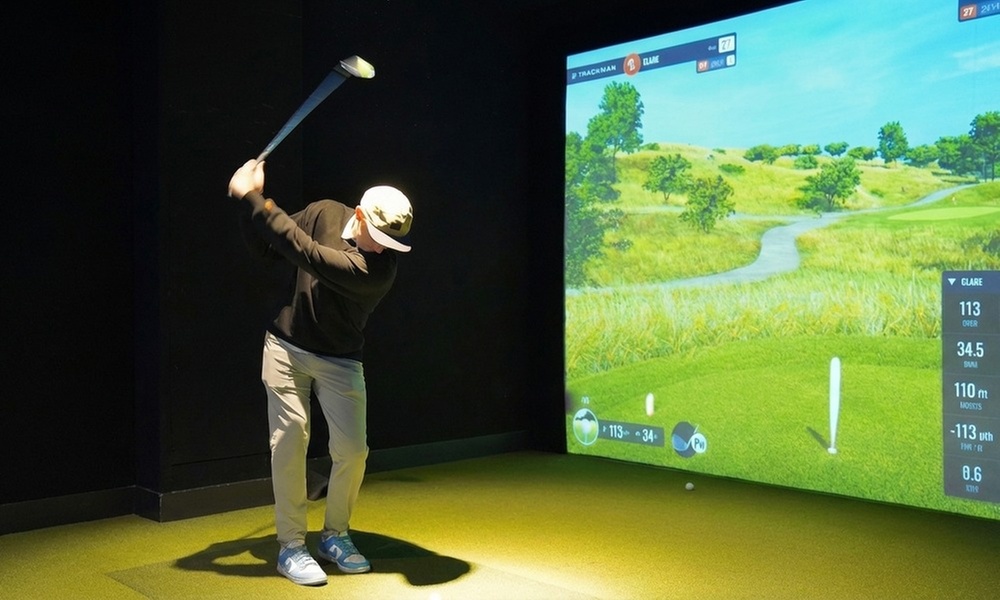 One Hour Indoor Golf Simulator Experience – Fort Lauderdale