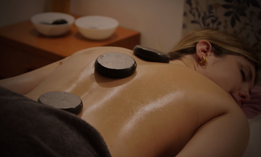 Image 2: Experiencia de belleza en pareja con kobido, mascarilla y bebida