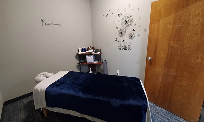 60- / 90-Min Deep Tissue Massage w/ Optional 5 Rolling Table Sessions
