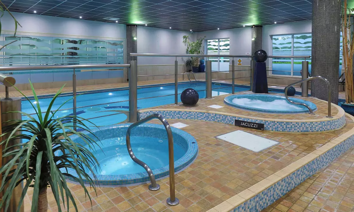 Merseyside, Liverpool: Stay with Breakfast, Spa Treatment & Dinner