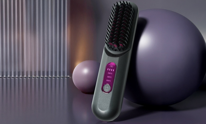 Image 5: Alivio 3-Temperature Hair Comb for Hair Styling