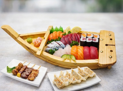 Expérience sushi à 2 : bateau japonais à partager - RESTAURANT JAPONAIS FEDELOR 07