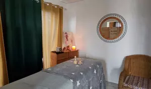 1 massage personnalisé ou détox et remodelage jambes madérothérapie d'1h à Studio AcorpsDança