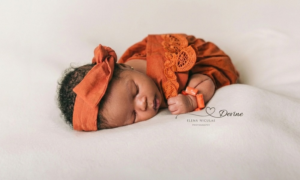 Newborn, Cake Smash, or Watch Me Grow Photo Session with Digital Image