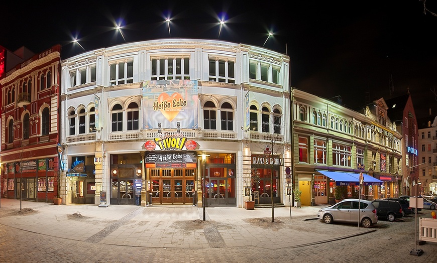 Image 8: Entdecke Hamburg: Große Hafenrundfahrt und Erlebnispaket nach Wahl