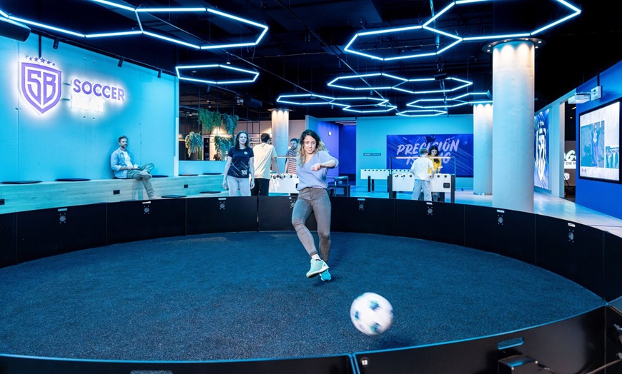 Image 13: 45 oder 90 Min. SOCCERBEAT für 1 Person: Fußballwelt mit 13 Spielzonen für Spiel & Wettbewerb (bis 32% sparen)