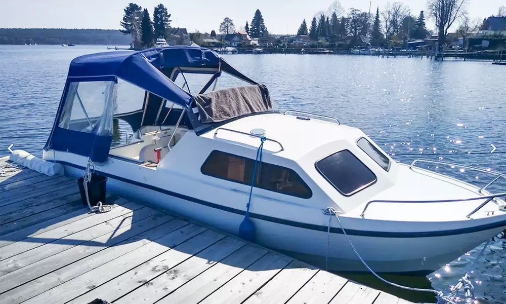 Einzelstunde Motorboot für 1 Person  mit Profi – sicher, flexibel & praxisnah aufs Wasser (bis zu 34% sparen) - Primary Image