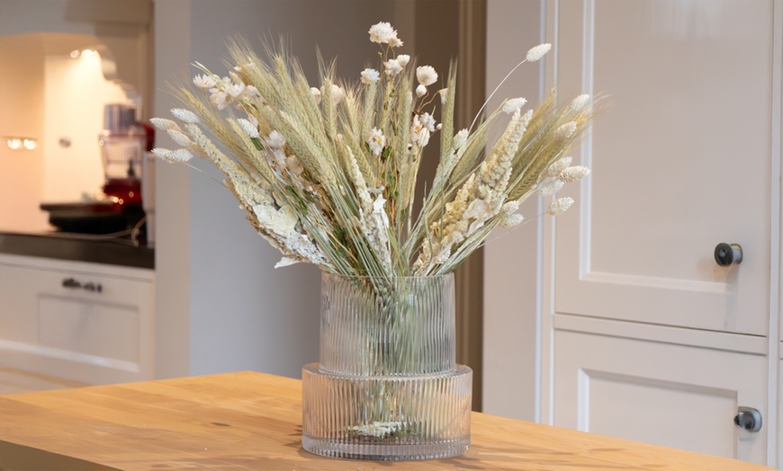 Image 1: Handgebonden Helsinki droogboeket