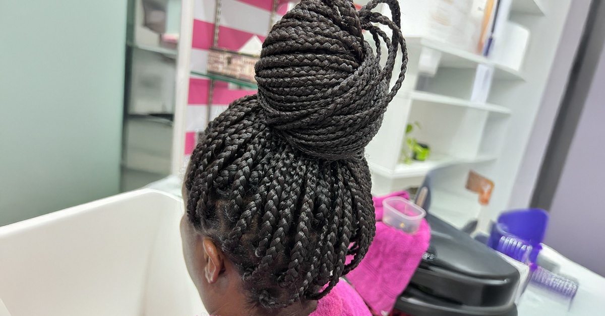 Big, Medium Or Small Braids With Hair Wash And Blow Dry Big, Medium Or Small Braids With Hair Wash And Blow Dry