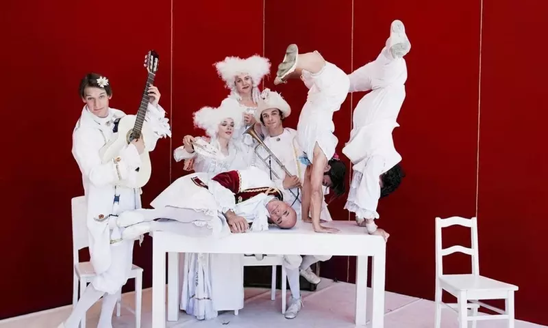 1 Ticket für „Die Aristokraten“ vom 30.04. bis 03.05.