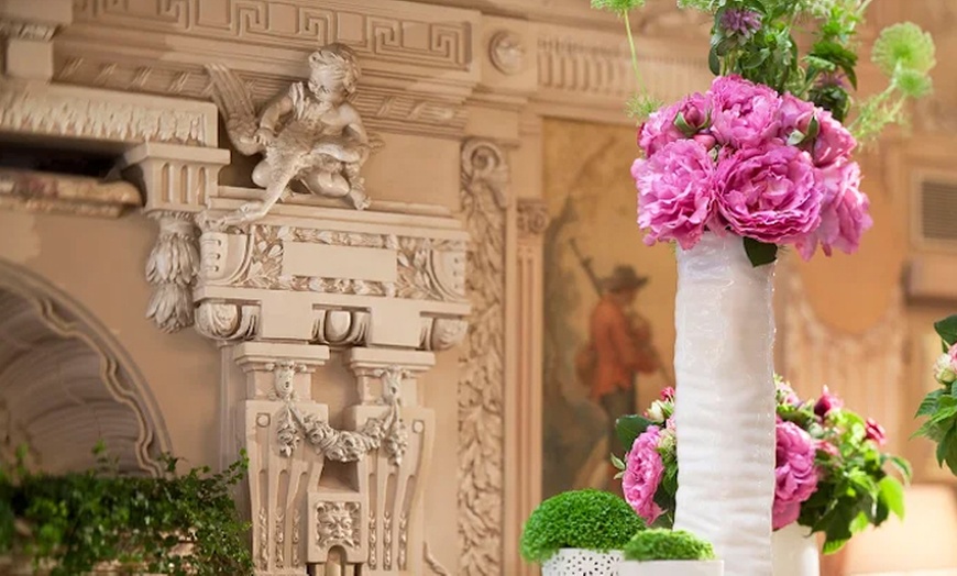 Image 4: Dégustez une cuisine raffinée au restaurant Le Victoria