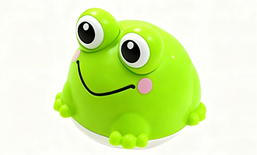 Image 4: Water Sprayer Cartoon Frog Bath Toy with Dynamic LED Lights
