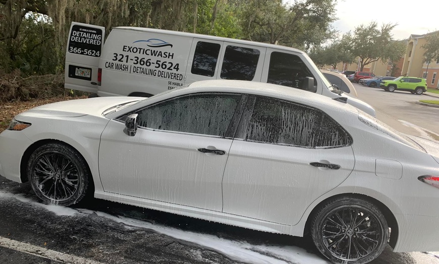 Image 3: Enjoy One Month Unlimited Mobile Wash at ExoticWash