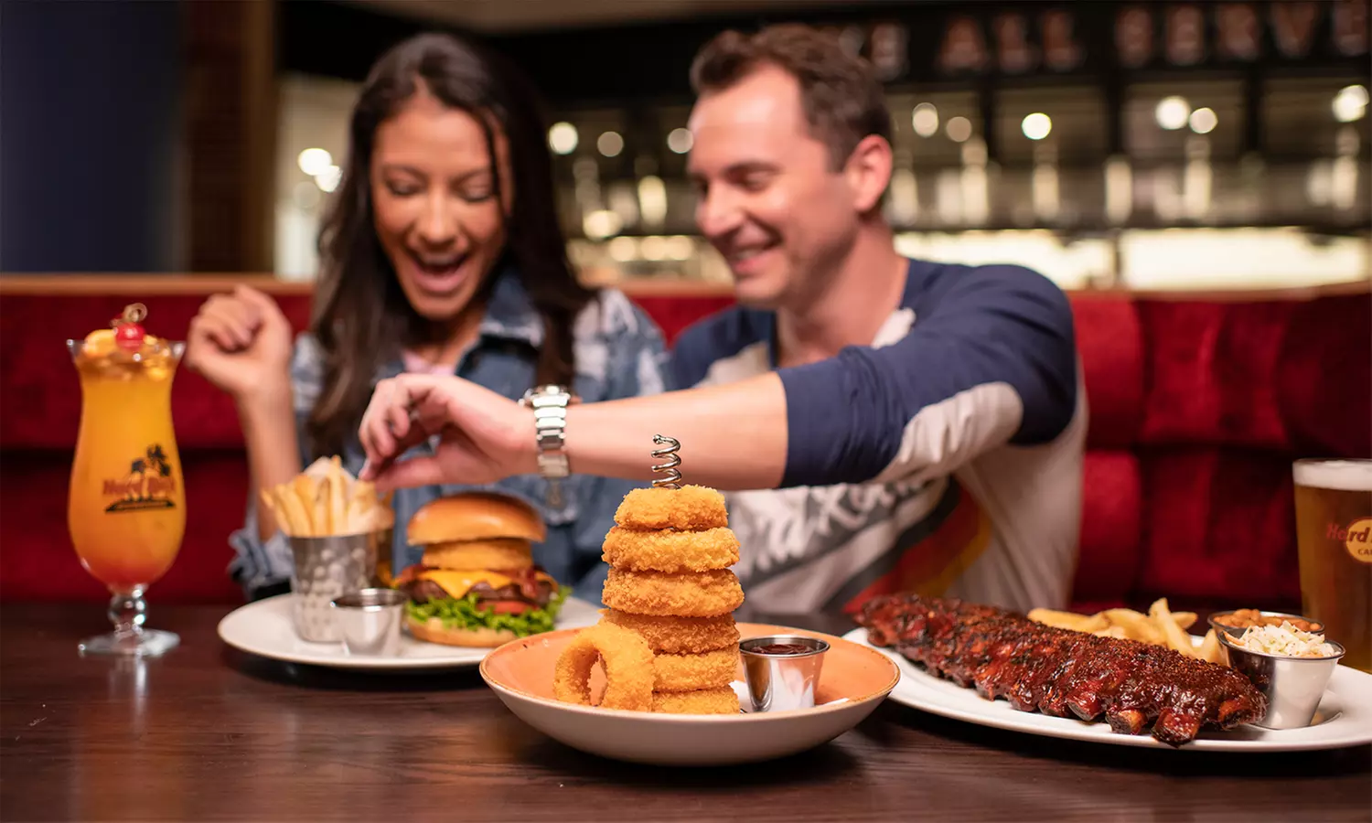 Menú Hard Rock Café clásico o premium para 2 o 4 personas con bebida