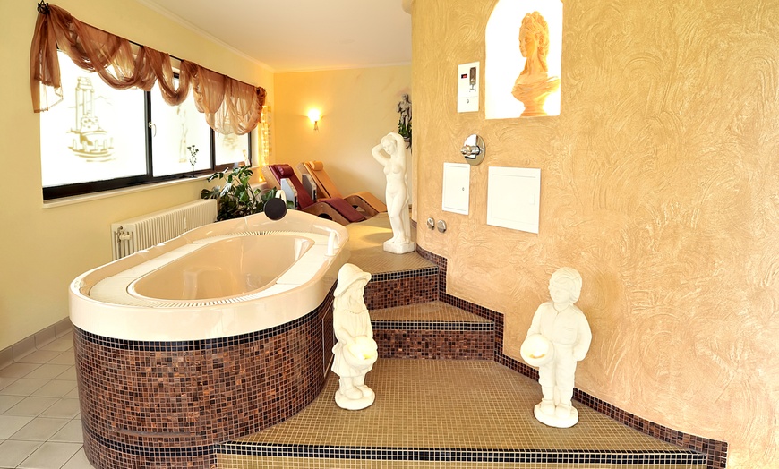 Image 5: Romantischer Sauna-Wellness-Tag für 2 Personen, inkl. Massage & Essen 