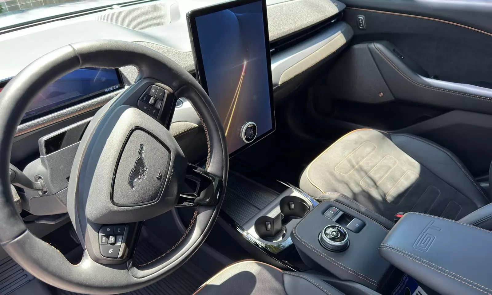 Interior & Exterior Detailing and Ceramic Coating