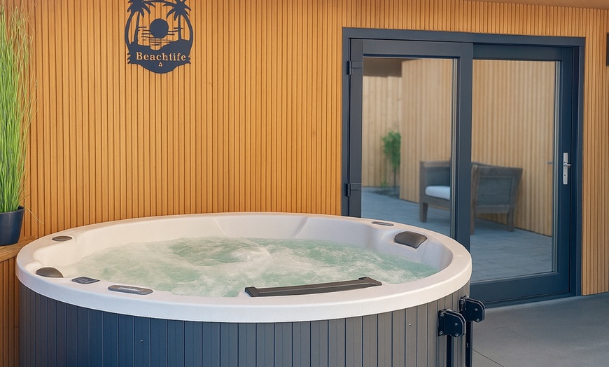 Image 2: Wellness arrangement solo of duo