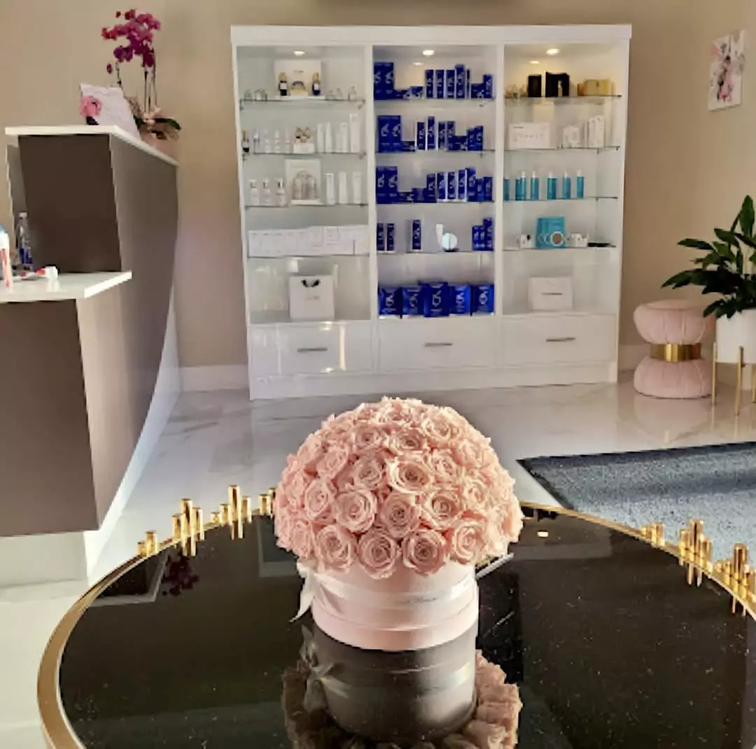Up to 44% Off for 60-Min Shoulder Massage, Back & Glow Facial: 1 or 2 Sessions @Le Prestige Medi Spa - Second Medium