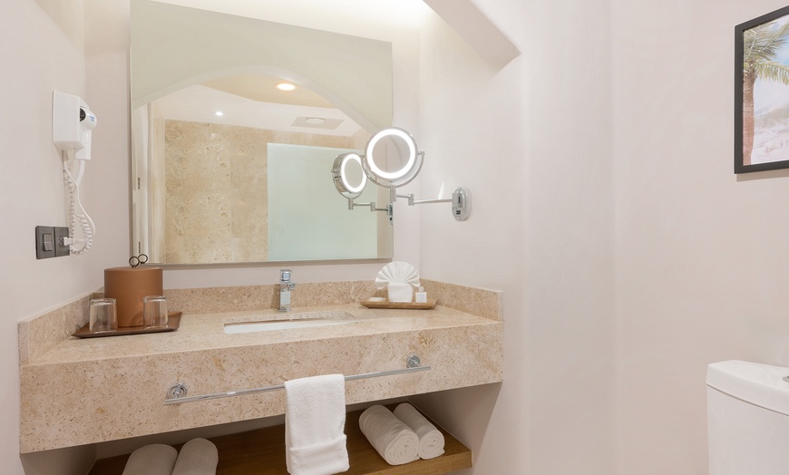 Image 8: 5-Star All-Inclusive Beachfront Stay 